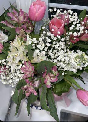 Freyer's Florist & Greenhouses