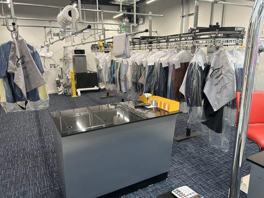 River Landing Dry Cleaners and Tailors