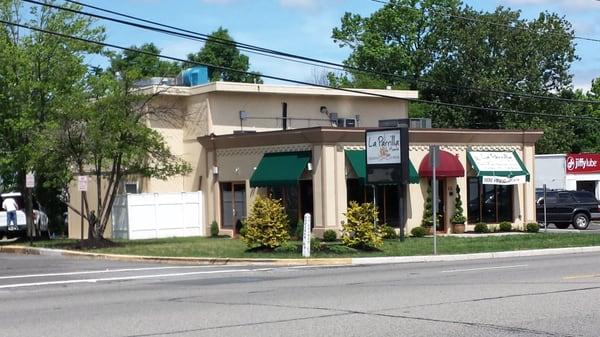 La Parrilla de Manila's new location...