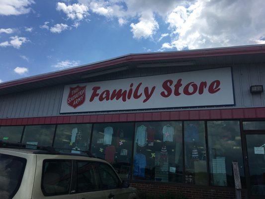 Salvation Army Thrift Sstore &dropoff