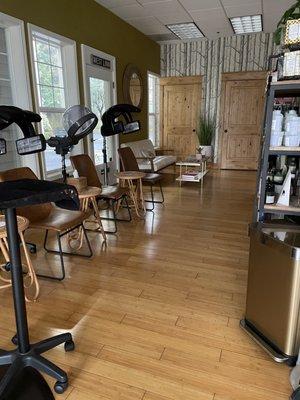 Too busy to clean your Salon?! Take a breather, you deserve it!
We are here to help!
For more information call (503) 765-0070