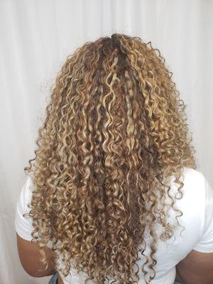 Cut and color curl Anxiety
