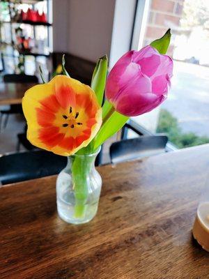 I waited all of 5 minutes and they were under my car. They made me a priority and I was out in 30 min. Major gratitude.