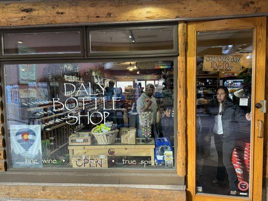 Daly Bottle Shop