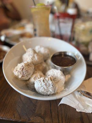 Another Broken Egg Cafe