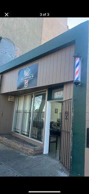 Larios Barber