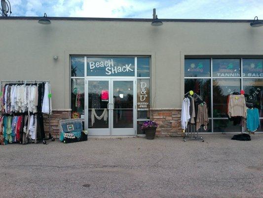 The adorable Beach Shack Boutique & Tanning Salon