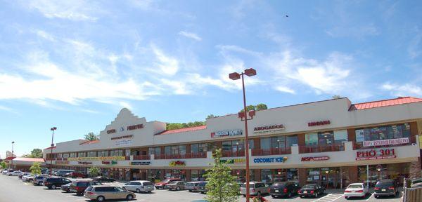 Front of Shopping Center of University Blvd East
