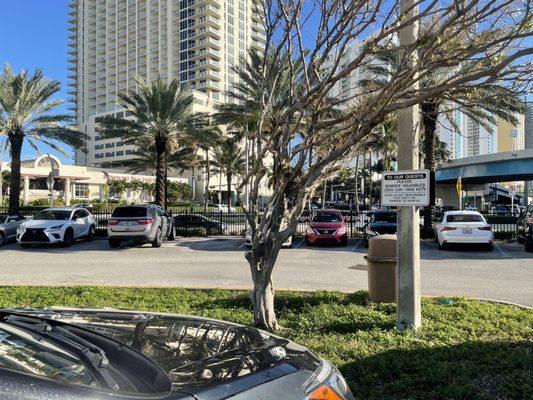 16800 Collins Ave Parking