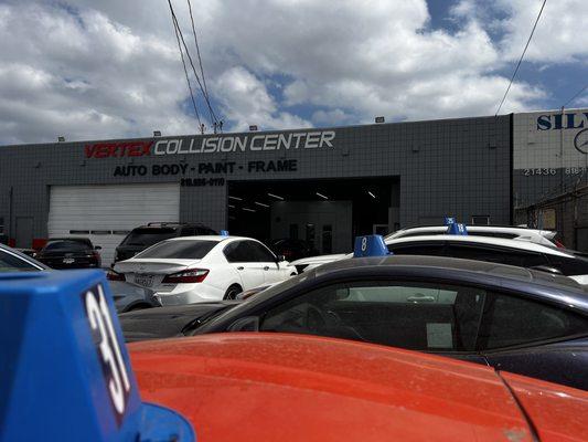 Vertex Collision Center