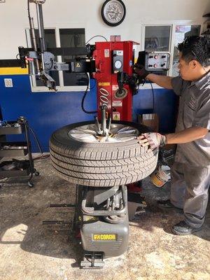 Castellanos Muffler & Tire