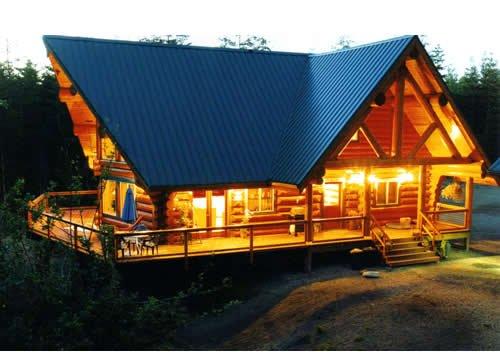 Handcrafted Log Home using 14" - 16" mean diameter Douglas Fir logs