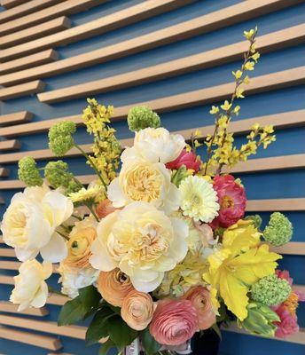 Flower arrangements , centerpiece
