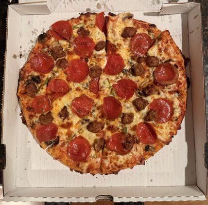 Medium thin-crust supreme