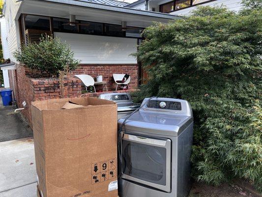 Salesperson told me removal of washer and dryer was included. In white glove.