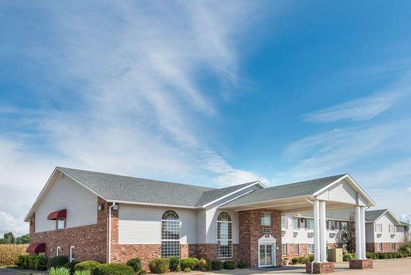 Welcome to the Super 8 Jerseyville