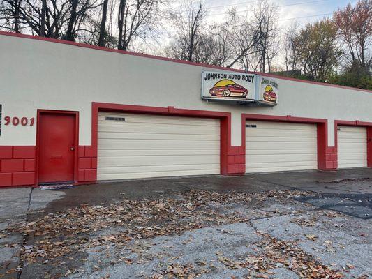 Johnson's Auto Body and Sales