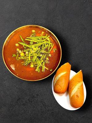 Beef stew with baguette