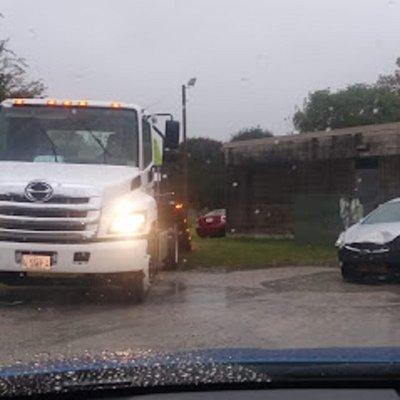 Call now for a reliable towing service!