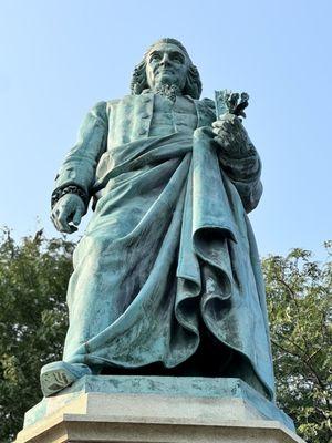 Carl Von Linne Monument