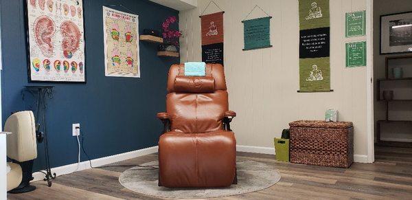 AJ's Reflexology
Certified Reflexologist
900 N. San Antonio Rd. Los Altos CA. Suite 101
Inside - Breathe Holistic Health Inc.