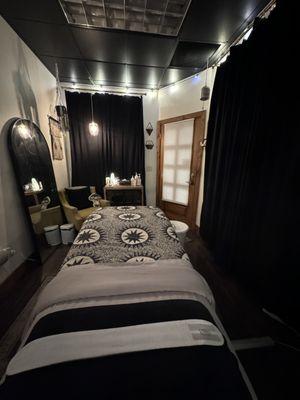 Waxology Custom Esthetics