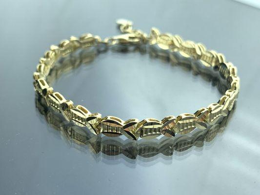 Double sides fish bracelet