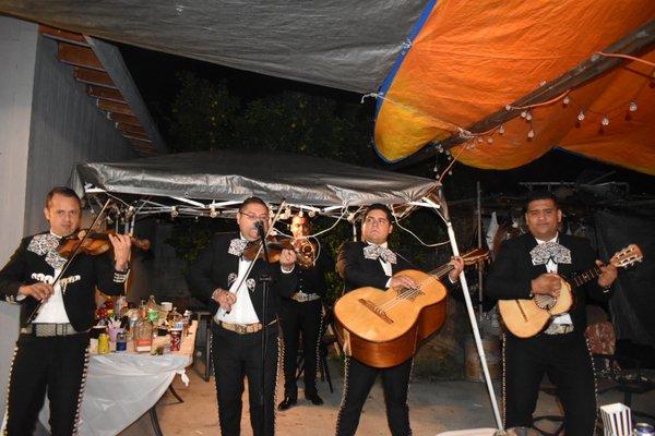 Mariachi1000Amores