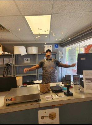 Paris Shipping Center