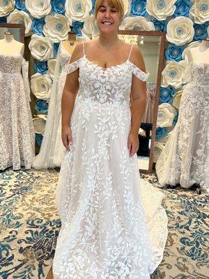 Bearer of the Bling Bridal