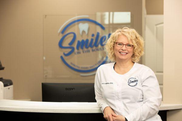 Smiles on the Boulevard