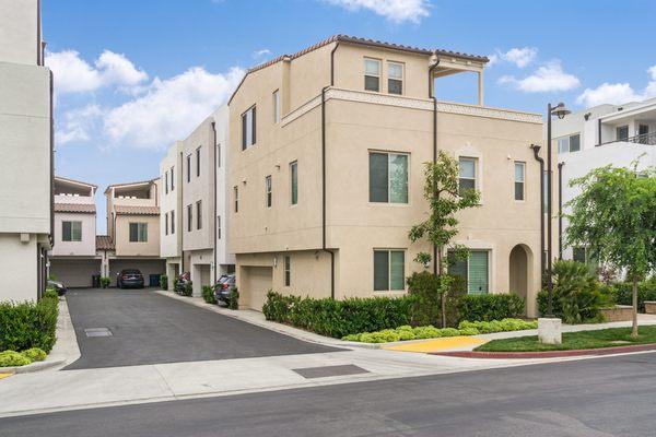 Magnificent home in desirable Three Sixty gated community! Call me to schedule a showing.