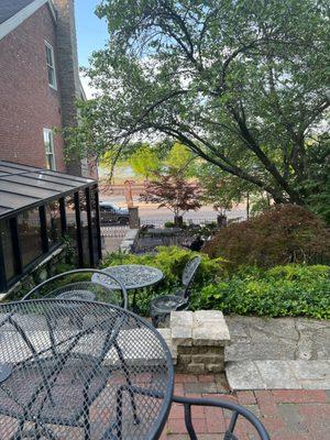 Front Street Cellars & Inn