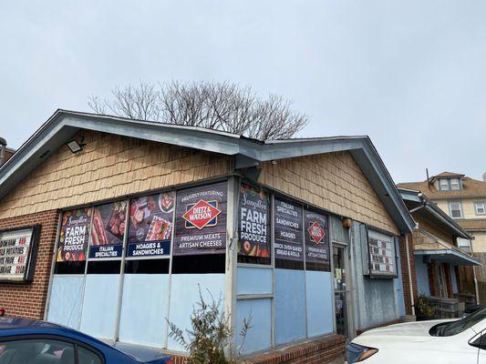 Sangillo's Farm Fresh Produce & Deli