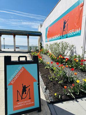 Entrance on boardwalk
