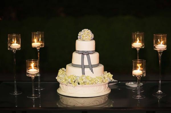 A Sterling Affair wedding cake