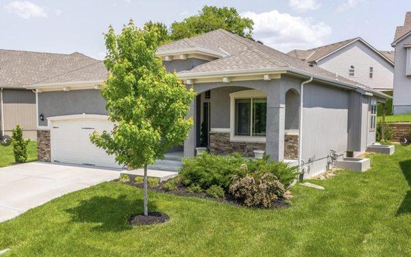 Expert marketing and open houses = SOLD!