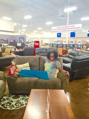 This loveseat looks good on me!!!!