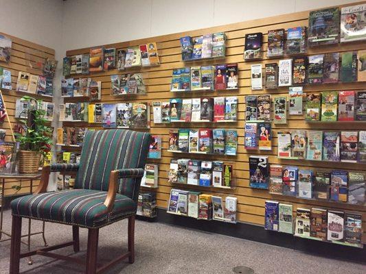Free brochures available. Gift shop features Arkansas-branded items.