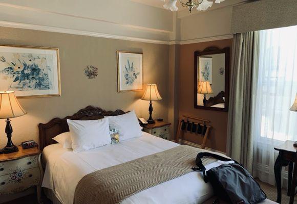 Cornell Hotel De France