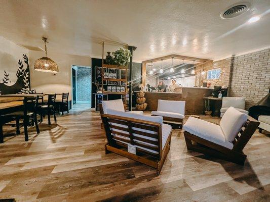 Casual, cozy coffee experience.