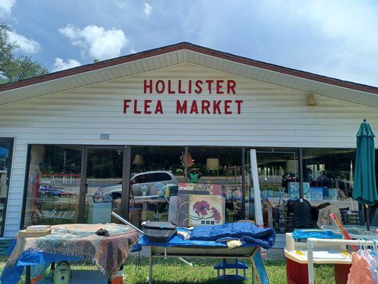 The original Hollister flea market. Meaning all flea market and U-Haul needs prices can't be beat