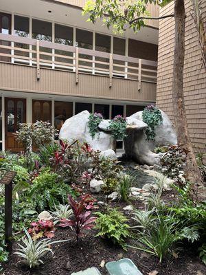 Laura L Steele ,PsyD & Associates