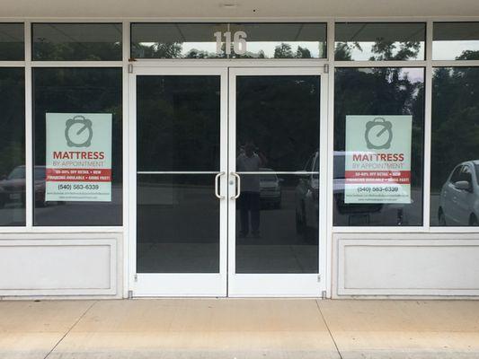 50-80% Off Retail Stores Mattress Truckload Clearance Sale! Brand new mattresses in plastic with warranty.