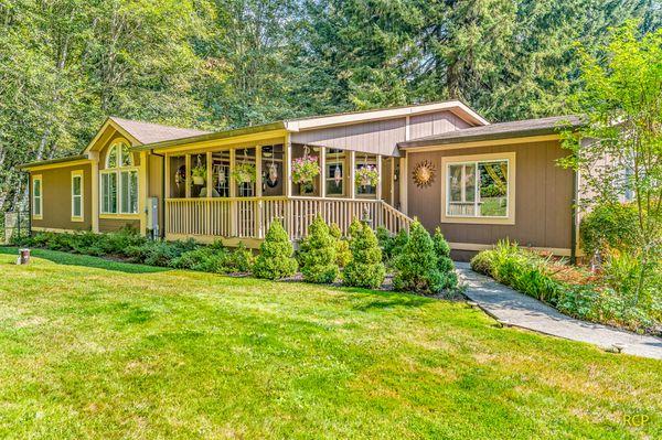 Stephanie T Terry - eXp Realty