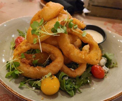 Onion ring stack salad