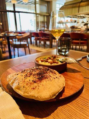 Hummus with pita