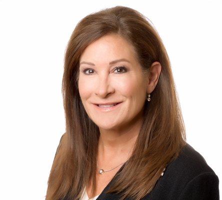 Dr.Laurie A. Casas, Female Aesthetic Plastic Surgeon, North Shore Chicago, Illinois