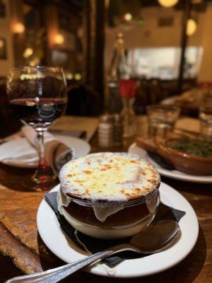 French Onion Soup. Was my dad's favorite. Papi.. this one is for you. Miss u.