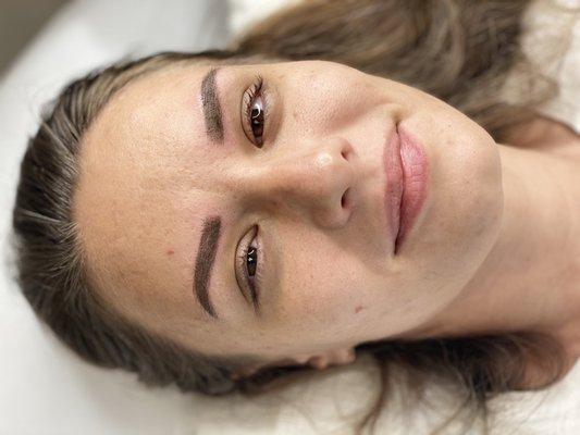 We make woman happier with amazing natural brows